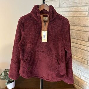 Legendary Whitetails Women’s Fuzzy Hide Fleece Pullover